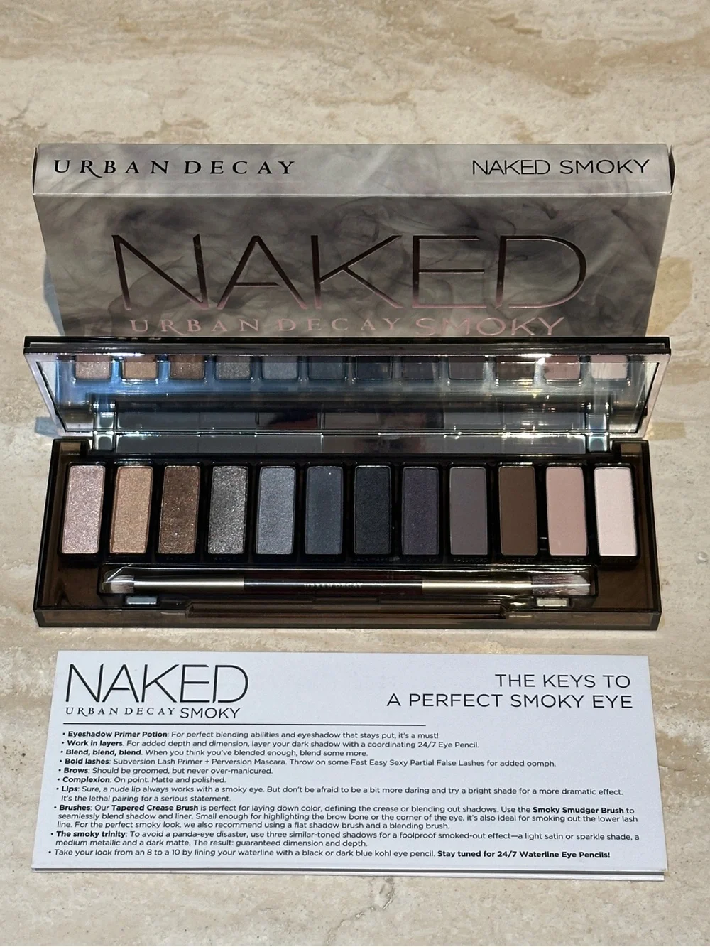 Urban Decay Naked Smoky Eyeshadow Palette (RARE)